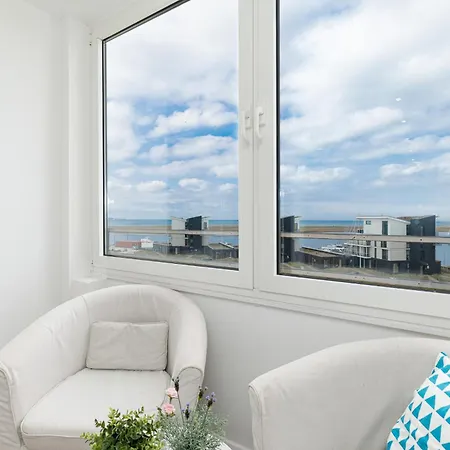 Marina Harbourside Apartment *