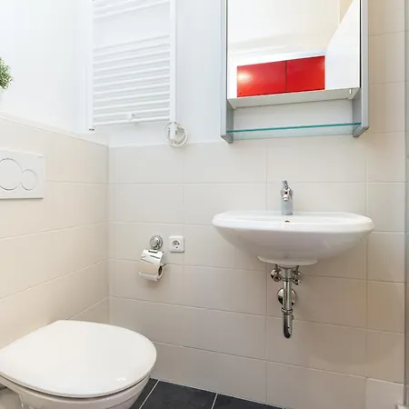 Marina Harbourside Apartment