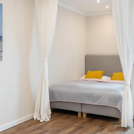 Marina Harbourside Apartment *