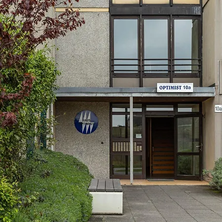 Marina Harbourside Apartment